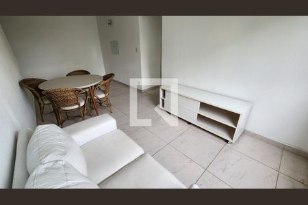 Detalhe Sala de apartamento para alugar com 2 quartos, 75m² em Embaré, Santos