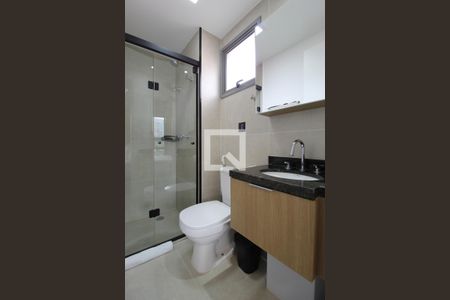 Banheiro de kitnet/studio para alugar com 1 quarto, 20m² em Indianópolis, São Paulo