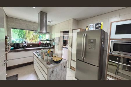 Casa à venda com 450m², 4 quartos e 3 vagasCozinha