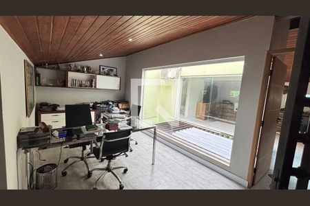 Casa à venda com 450m², 4 quartos e 3 vagasSótão - Escritorio