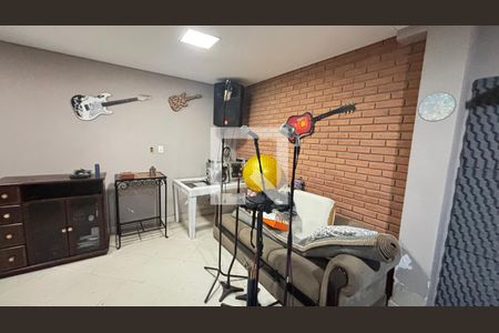 Casa à venda com 450m², 4 quartos e 3 vagasPorão - Estudio