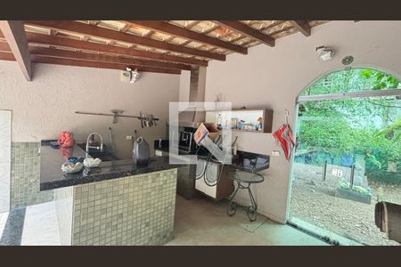 Casa à venda com 450m², 4 quartos e 3 vagasChurrasqueira