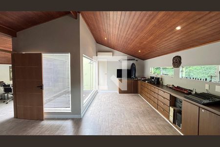 Casa à venda com 450m², 4 quartos e 3 vagasSótão - Estudio