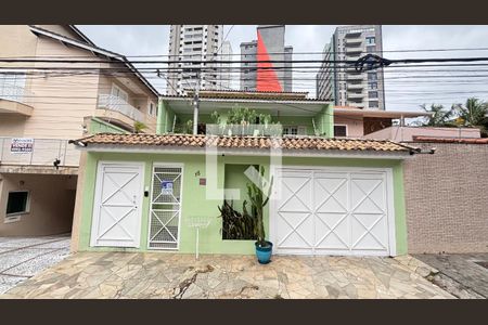 Casa à venda com 450m², 4 quartos e 3 vagasFachada