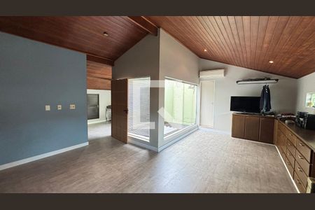 Casa à venda com 450m², 4 quartos e 3 vagasSótão - Estudio