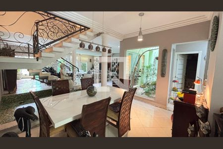Casa à venda com 450m², 4 quartos e 3 vagasSala - Sala de Jantar