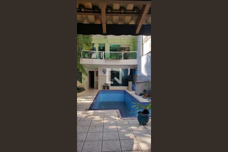 Casa à venda com 450m², 4 quartos e 3 vagasPiscina