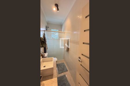 Casa à venda com 450m², 4 quartos e 3 vagasBanheiro da Suíte 2