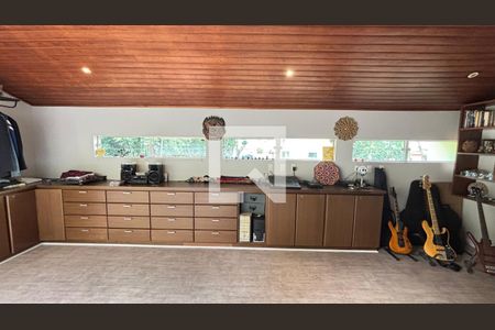 Casa à venda com 450m², 4 quartos e 3 vagasSótão - Estudio