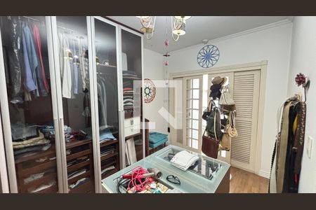 Casa à venda com 450m², 4 quartos e 3 vagasBanheiro da Suíte 1