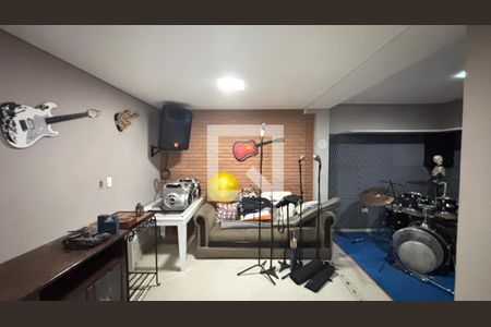 Casa à venda com 450m², 4 quartos e 3 vagasPorão - Estudio
