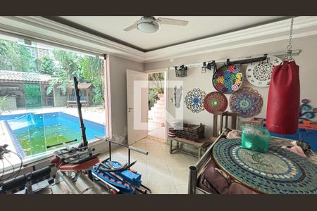 Casa à venda com 450m², 4 quartos e 3 vagasQuarto da Piscina