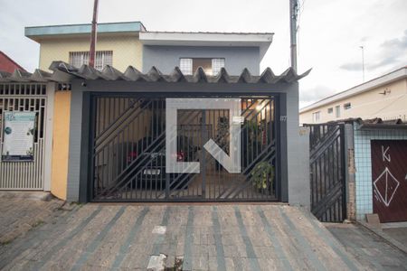 Casa à venda com 2500m², 3 quartos e 2 vagasFachada