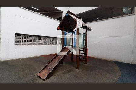 Apartamento para alugar com 42m², 2 quartos e 1 vaga Apartamento para alugar com 42m², 2 quartos e 1 vagaÁrea comum - Playground