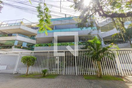 Apartamento à venda com 260m², 3 quartos e 3 vagasFachada