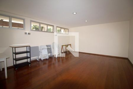 Apartamento à venda com 82m², 2 quartos e 1 vagaÁrea comum