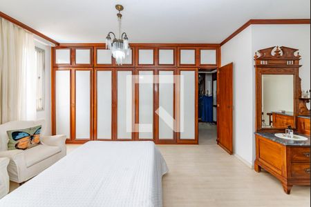 Apartamento à venda com 350m², 5 quartos e 3 vagasSuíte 1