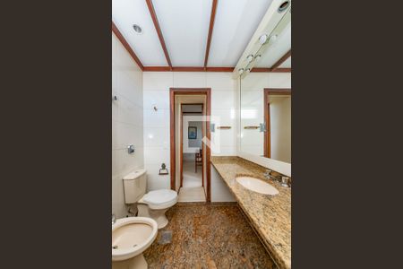 Apartamento à venda com 350m², 5 quartos e 3 vagasBanheiro da Suíte 4