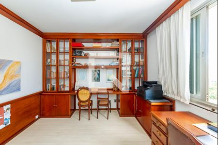 Apartamento à venda com 350m², 5 quartos e 3 vagasQuarto 5