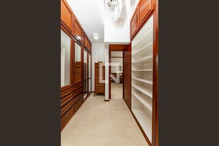 Apartamento à venda com 350m², 5 quartos e 3 vagasCloset da suíte 1