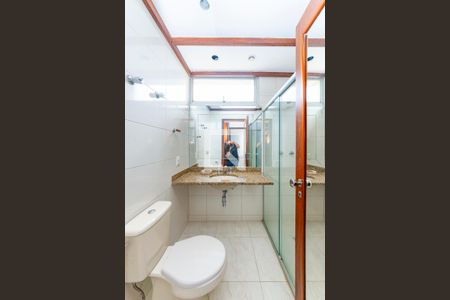 Apartamento à venda com 350m², 5 quartos e 3 vagasBanheiro da Suíte 2