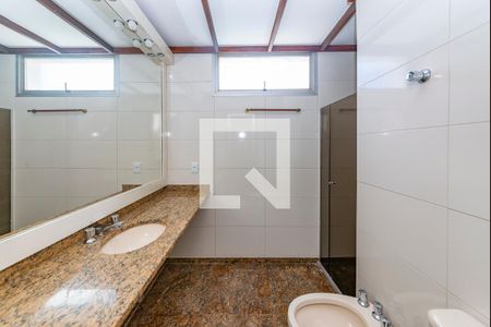 Apartamento à venda com 350m², 5 quartos e 3 vagasBanheiro da Suíte 4