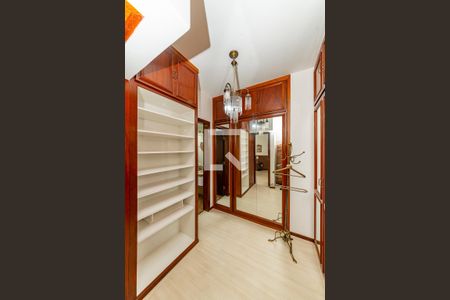 Apartamento à venda com 350m², 5 quartos e 3 vagasCloset da suíte 1