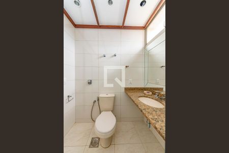 Apartamento à venda com 350m², 5 quartos e 3 vagasBanheiro da Suíte 2