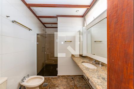 Apartamento à venda com 350m², 5 quartos e 3 vagasBanheiro da Suíte 3