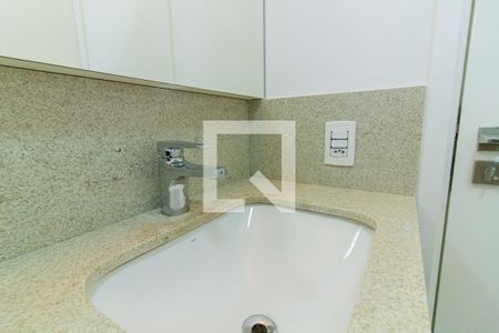 Apartamento à venda com 89m², 2 quartos e 2 vagas Apartamento à venda com 89m², 2 quartos e 2 vagasBanheiro da Suíte