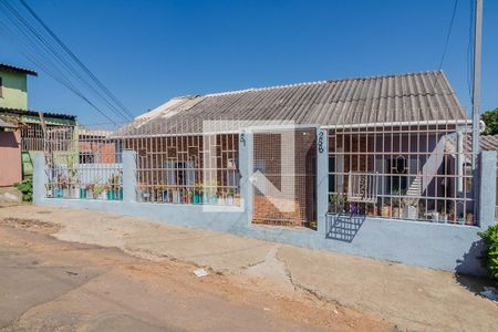 Casa à venda com 250m², 2 quartos e sem vaga Casa à venda com 250m², 2 quartos e sem vagaFachada