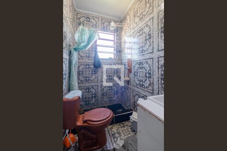 Casa à venda com 250m², 2 quartos e sem vaga Casa à venda com 250m², 2 quartos e sem vagaBanheiro