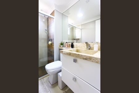 Apartamento à venda com 76m², 3 quartos e 2 vagas Apartamento à venda com 76m², 3 quartos e 2 vagasBanheiro da Suíte