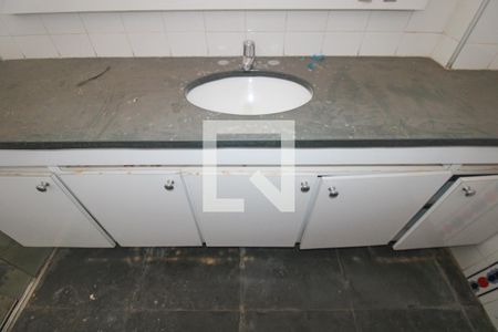 Apartamento à venda com 201m², 4 quartos e 2 vagas Apartamento à venda com 201m², 4 quartos e 2 vagasBanheiro 1