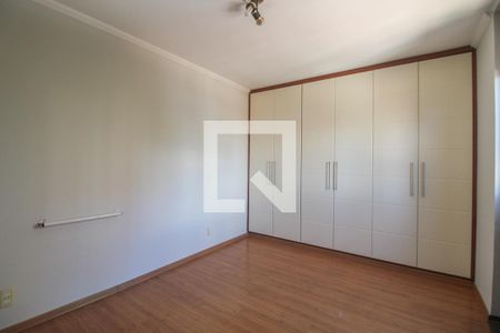 Apartamento à venda com 201m², 4 quartos e 2 vagas Apartamento à venda com 201m², 4 quartos e 2 vagasSuíte 2