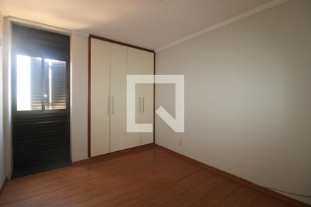 Apartamento à venda com 201m², 4 quartos e 2 vagasQuarto 2