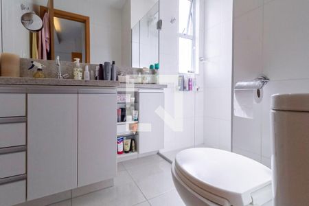 Apartamento à venda com 88m², 3 quartos e 2 vagasBanheiro da suíte