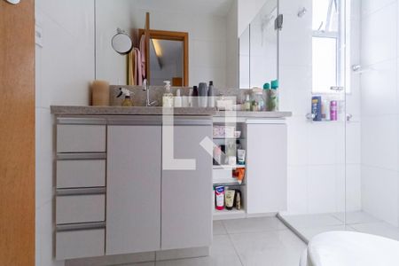 Apartamento à venda com 88m², 3 quartos e 2 vagasBanheiro da suíte