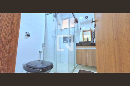 Casa à venda com 101m², 3 quartos e 2 vagasBanheiro social