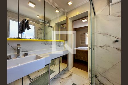 Apartamento à venda com 92m², 2 quartos e 1 vaga Apartamento à venda com 92m², 2 quartos e 1 vagaBanheiro Suíte