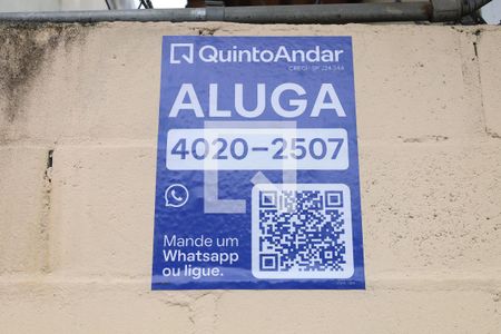 Apartamento para alugar com 52m², 2 quartos e 1 vagaPlaca instalada na fachada do condomínio