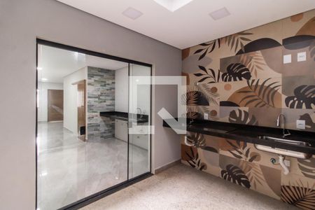 Casa à venda com 144m², 3 quartos e 2 vagas Casa à venda com 144m², 3 quartos e 2 vagasÁrea de Serviço