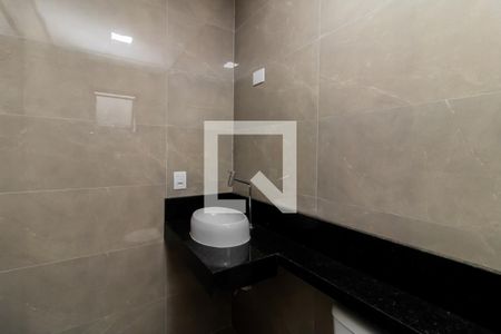 Casa à venda com 144m², 3 quartos e 2 vagas Casa à venda com 144m², 3 quartos e 2 vagasBanheiro