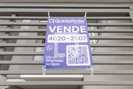 Casa à venda com 174m², 3 quartos e 2 vagas Casa à venda com 174m², 3 quartos e 2 vagasPlaquinha