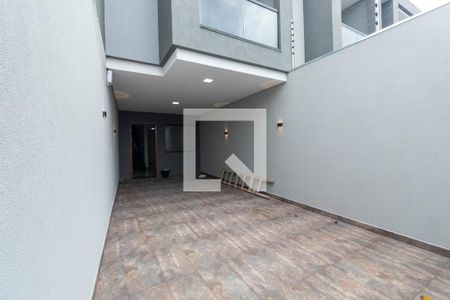 Casa à venda com 174m², 3 quartos e 2 vagas Casa à venda com 174m², 3 quartos e 2 vagasGaragem