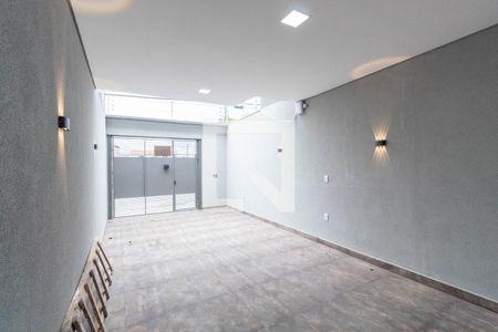 Casa à venda com 174m², 3 quartos e 2 vagas Casa à venda com 174m², 3 quartos e 2 vagasGaragem