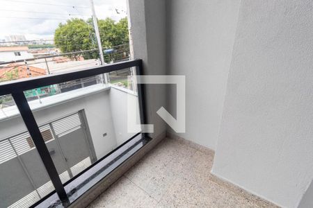 Casa à venda com 174m², 3 quartos e 2 vagas Casa à venda com 174m², 3 quartos e 2 vagasVaranda