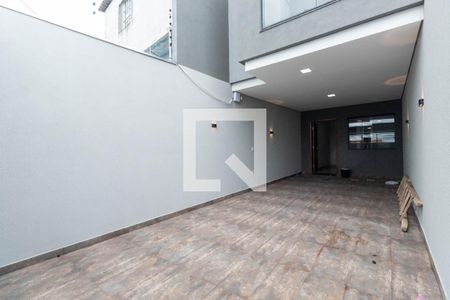 Casa à venda com 174m², 3 quartos e 2 vagas Casa à venda com 174m², 3 quartos e 2 vagasGaragem