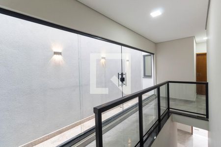 Casa à venda com 174m², 3 quartos e 2 vagas Casa à venda com 174m², 3 quartos e 2 vagasCorredor