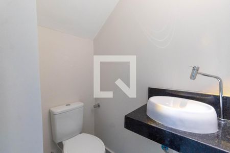 Casa à venda com 174m², 3 quartos e 2 vagas Casa à venda com 174m², 3 quartos e 2 vagasLavabo